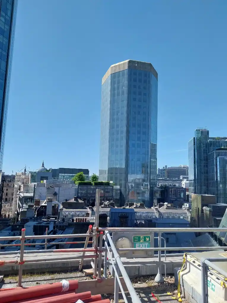 Rooftop chiller and boiler hire for space-saving HVAC support in Central London