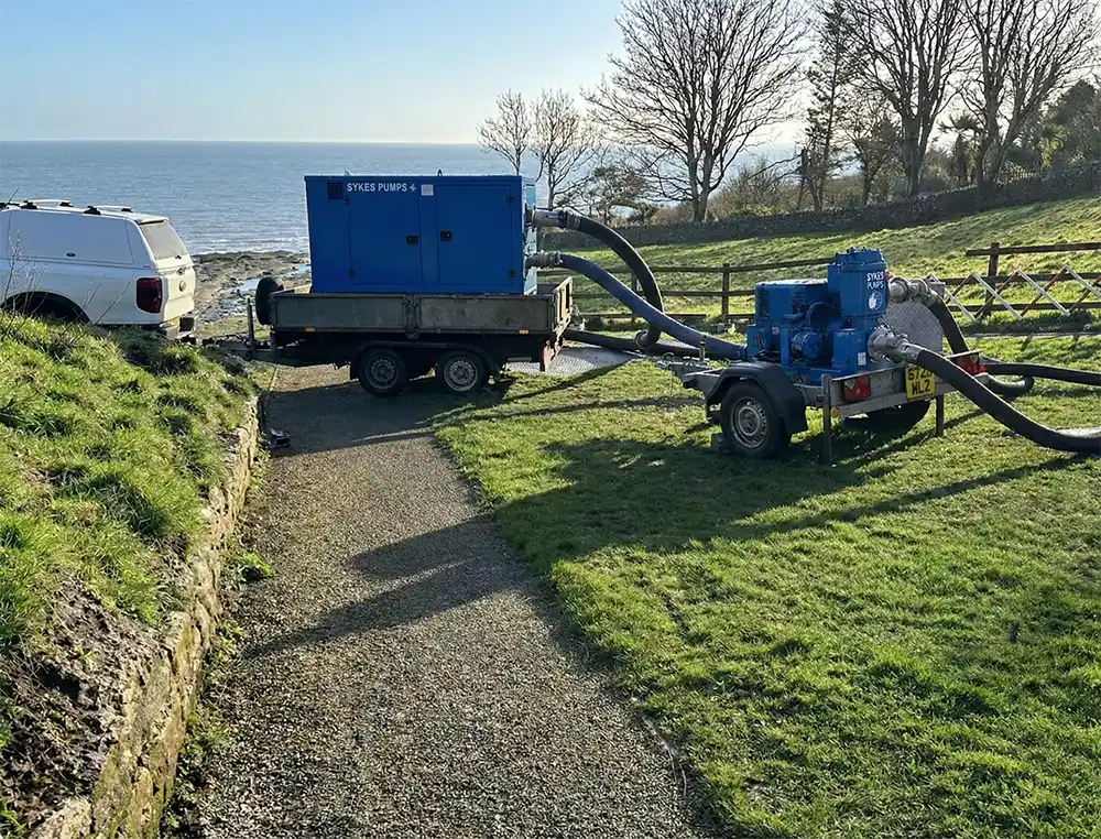 A complete mobile pumping solution deployed on a coastal site