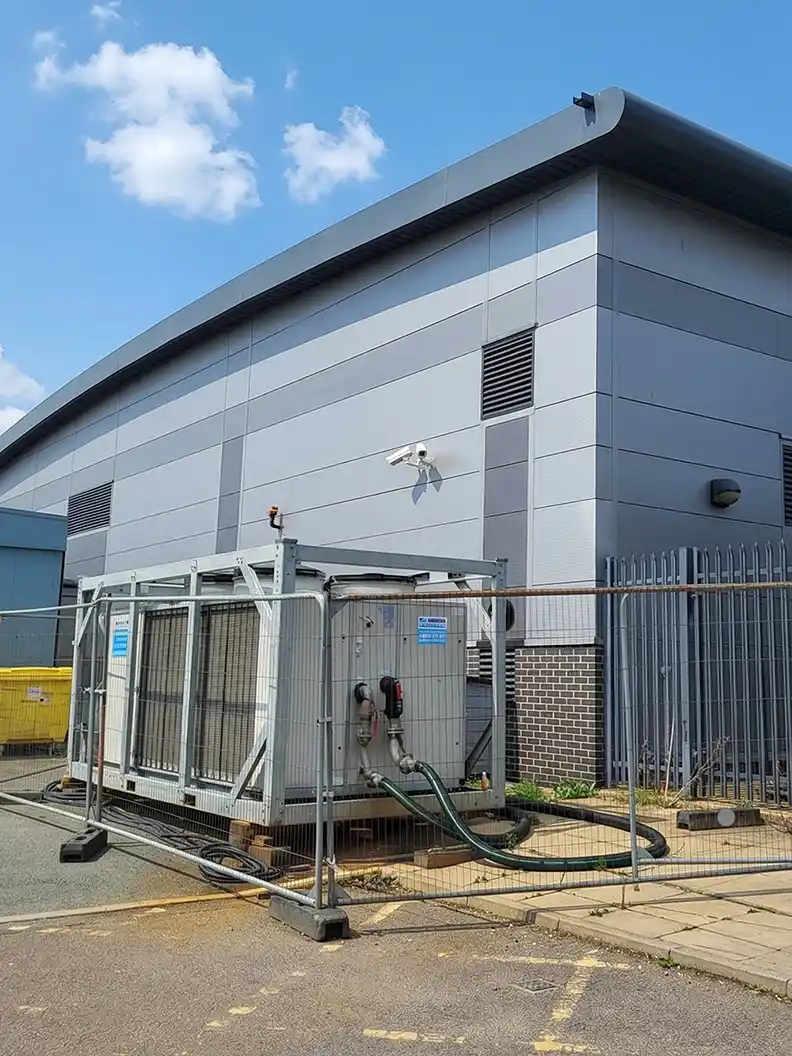 External 250kW fluid chiller providing continuous cooling for healthcare environment