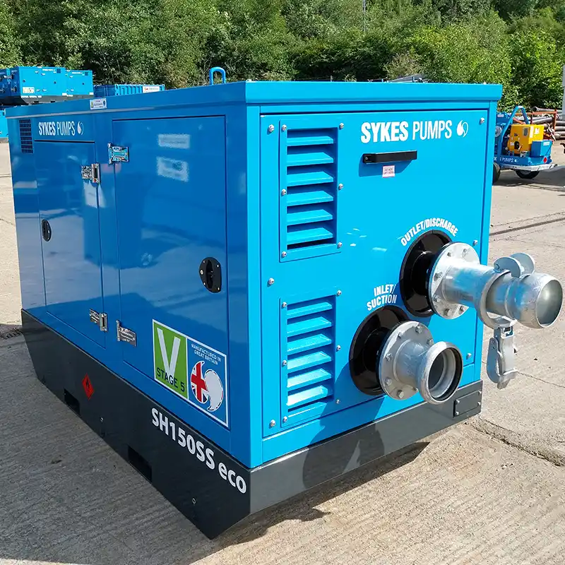 Side view of SH150 SS Eco pump installed outdoors, highlighting dual inlet/outlet suction ports